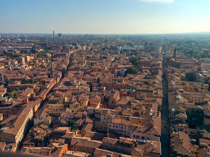 Bologna će postati prvi veliki grad u Italiji s ograničenjem brzine do 30 km/h