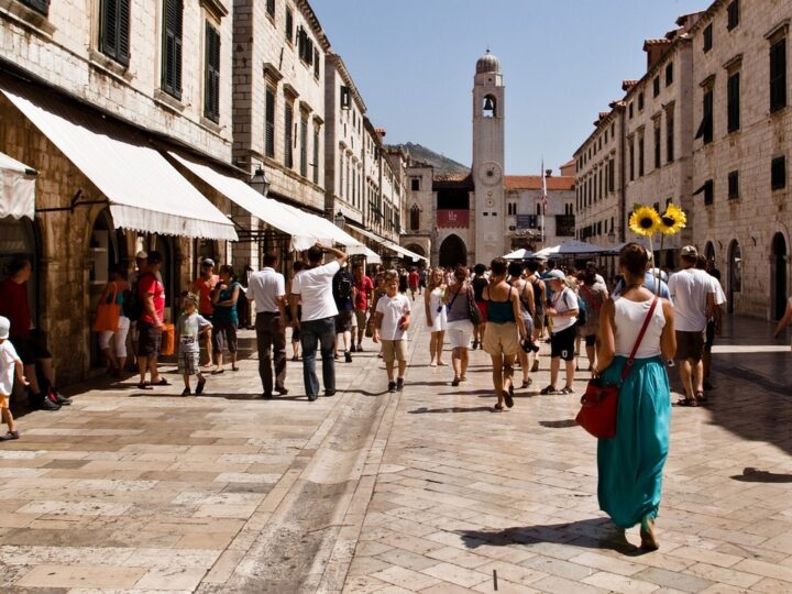 Najpopularniji europski gradovi pooštravaju mjere protiv turista