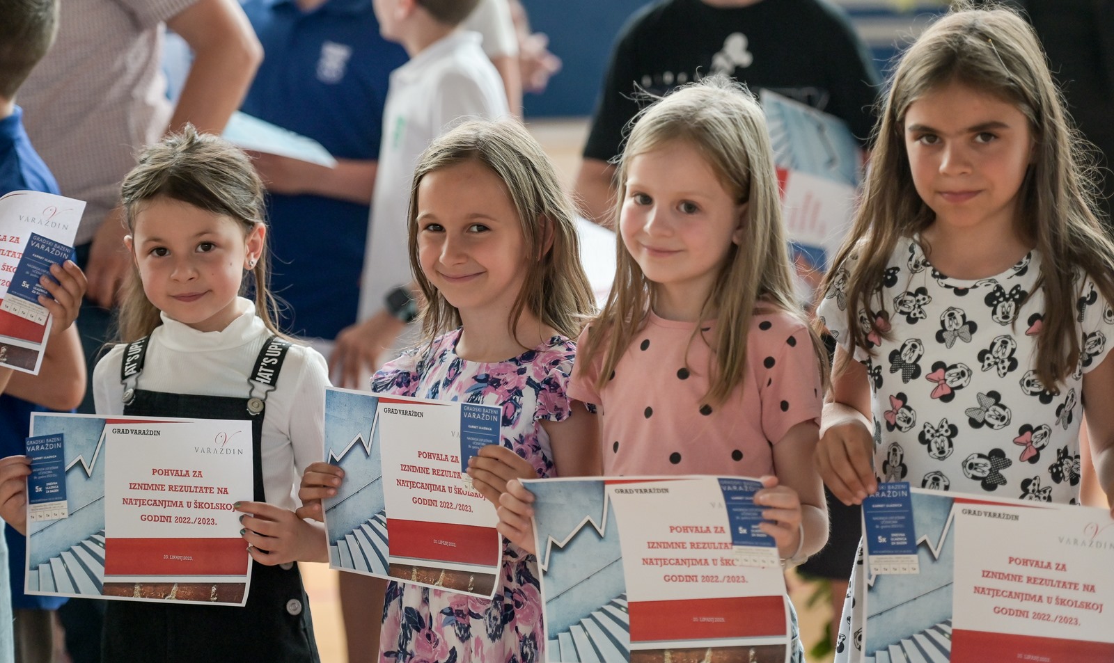 Čestitke i nagrade najboljim učenicima Varaždinskih osnovnih škola