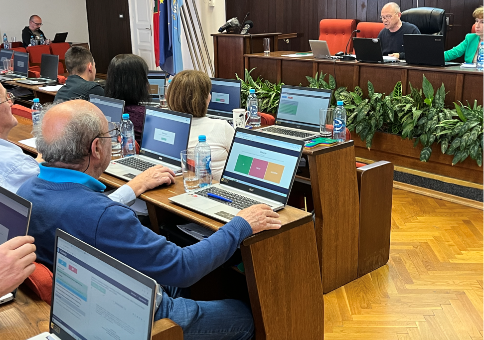 Platforma eGlasanje: Kako su Koprivnica i Čakovec digitalizirali rad Gradskog vijeća