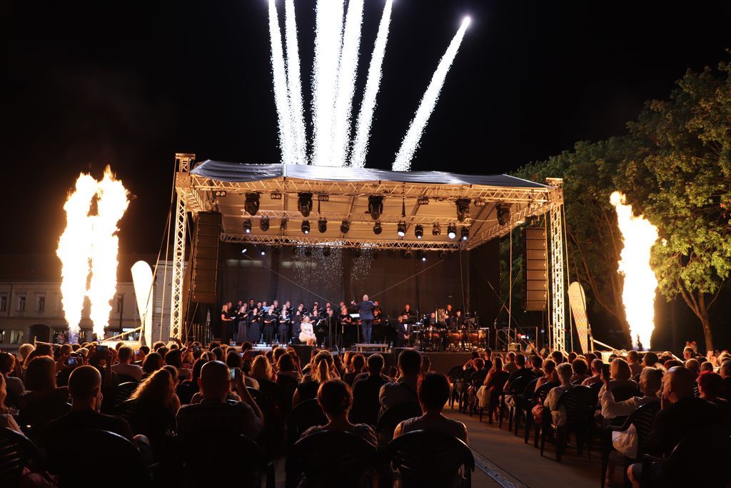 Carl Orffovom kantatom Carmina Burana započelo je Ljeto na Zrinskom u Koprivnici