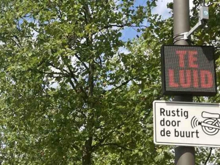 PREGLASNO: Amsterdam upozorava vozače znakovima za buku