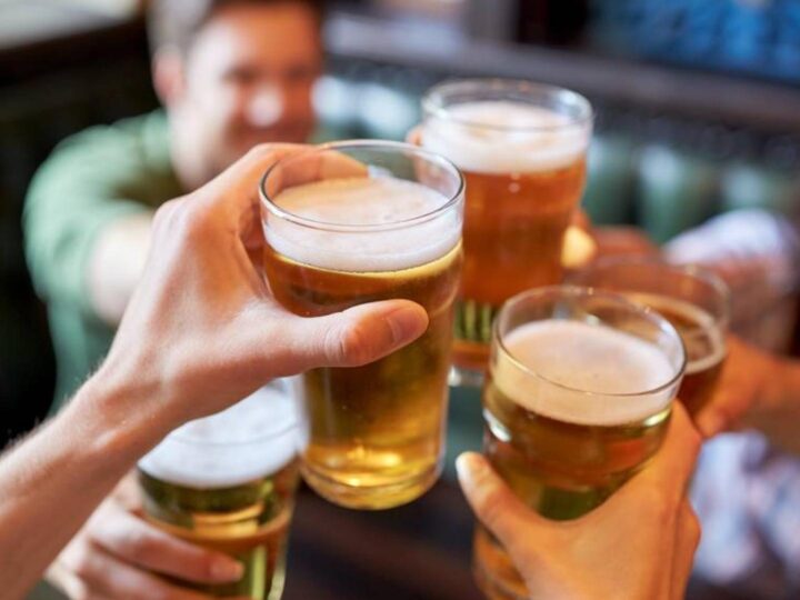 Alkohol gubi sjaj: Europski barovi suočavaju se s otrežnjujućom novom stvarnošću da pivo izlazi iz mode
