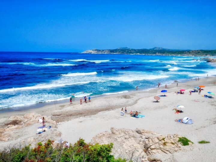 Jeste li znali da je protuzakonito uzimati kamenčiće sa sardinijskih plaža?