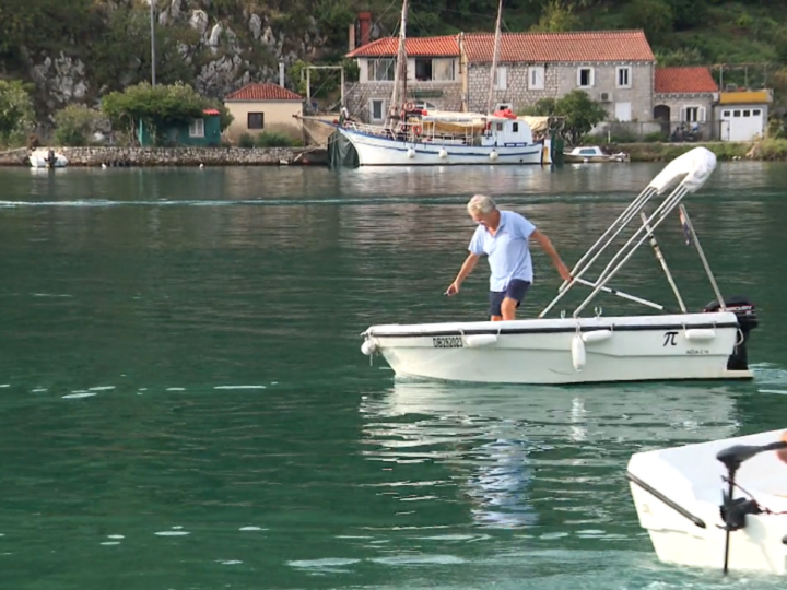 Brod ‘PI’ je hrvatski ploveći Smart