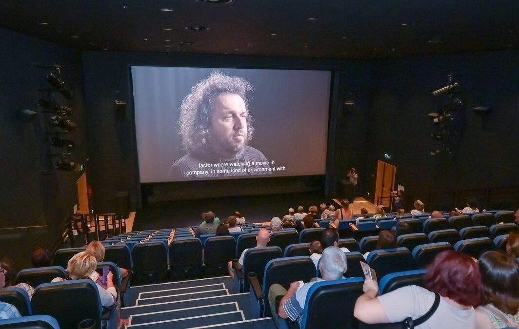 Građani Karlovca oduševljeni obnovljenim kultnim kinom, kreće redovan filmski program