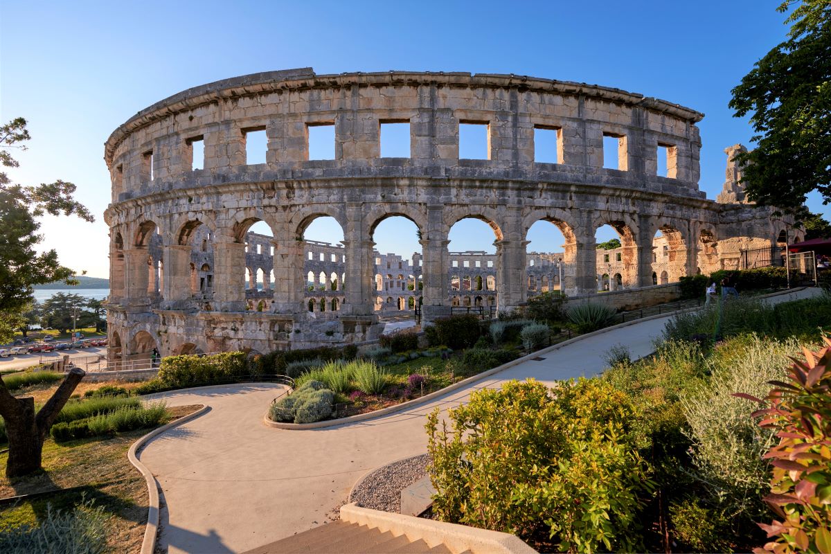 Nastavljaju se edukacije o prevenciji prijevara starijih osoba u pulskim mjesnim odborima
