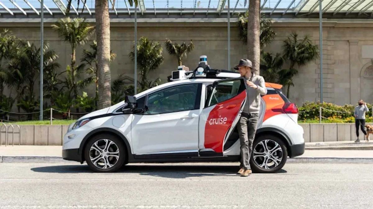 Autonomni taksi u Kaliforniji pregazio pješakinju