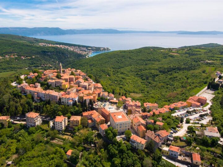 Labinski stari grad postaje kulisa Netflixove serije – obavijest o regulaciji prometa