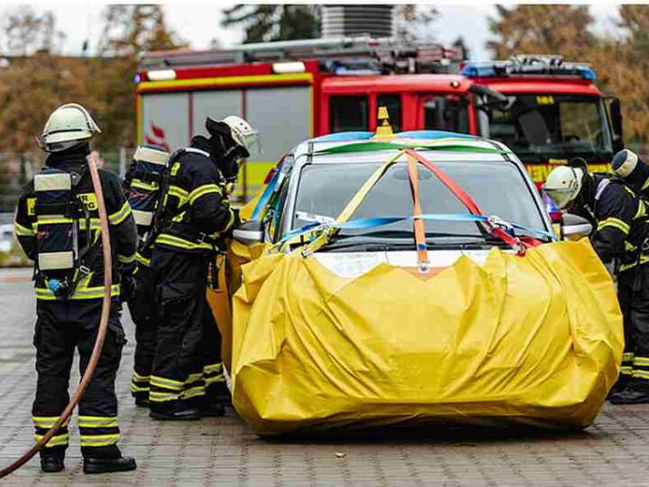 Rješenje za gašenje požara električnih automobila je u – velikoj torbi?!