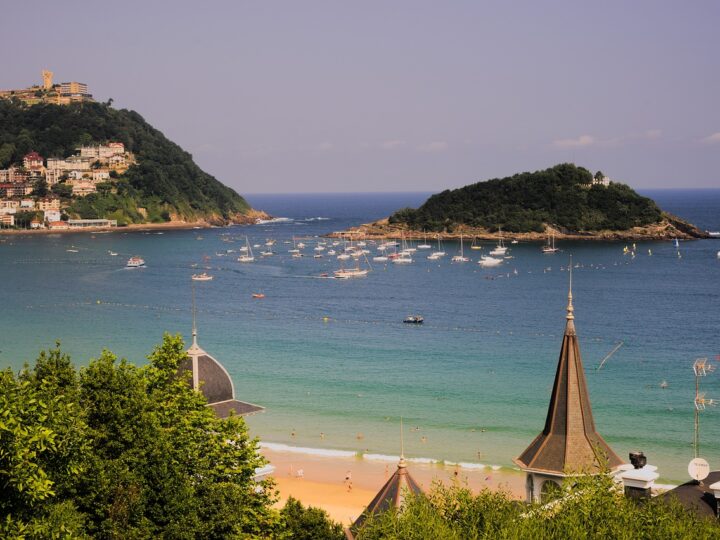 San Sebastian zabranjuje osnivanje novih hotela i Airbnb stanova