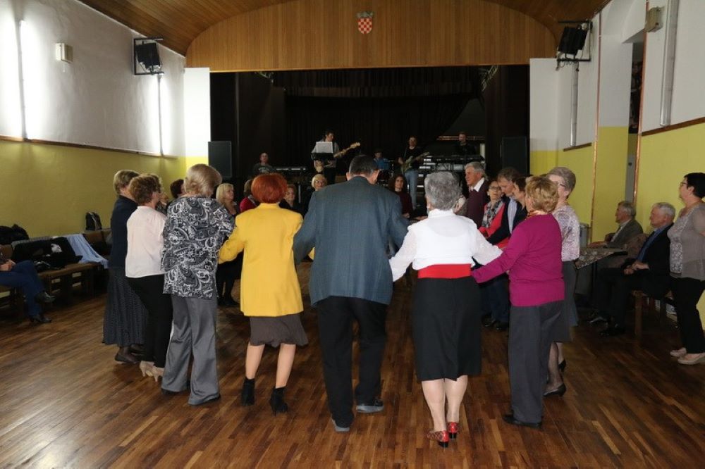 U Slavonskom Brodu plesna večer za generaciju u najboljim godinama