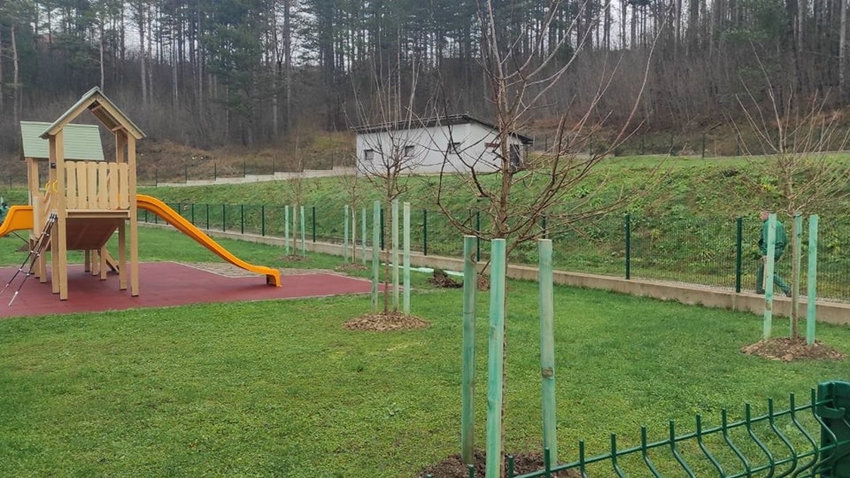 Okoliš Dječjeg vrtića u Svetom Petru oplemenjen s 30 stabala