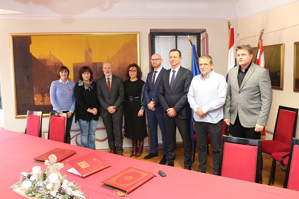 Potpisan Ugovor o sanaciji odlagališta baliranog otpada u Brezju