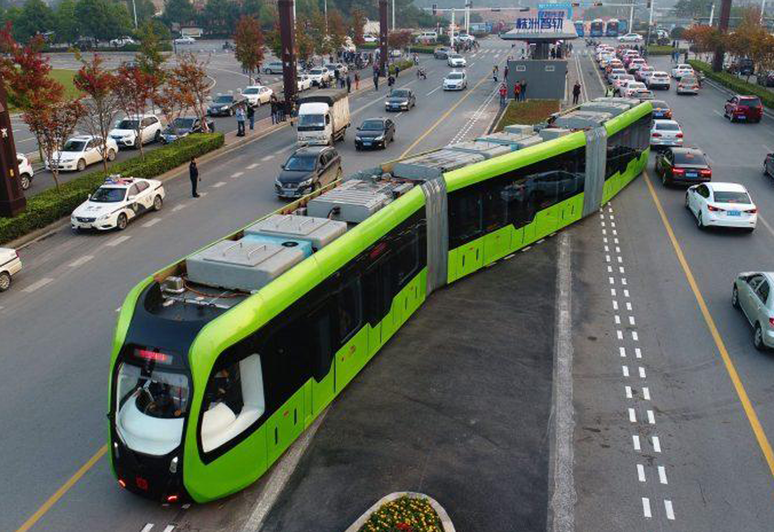 Testira se tramvaj bez tračnica