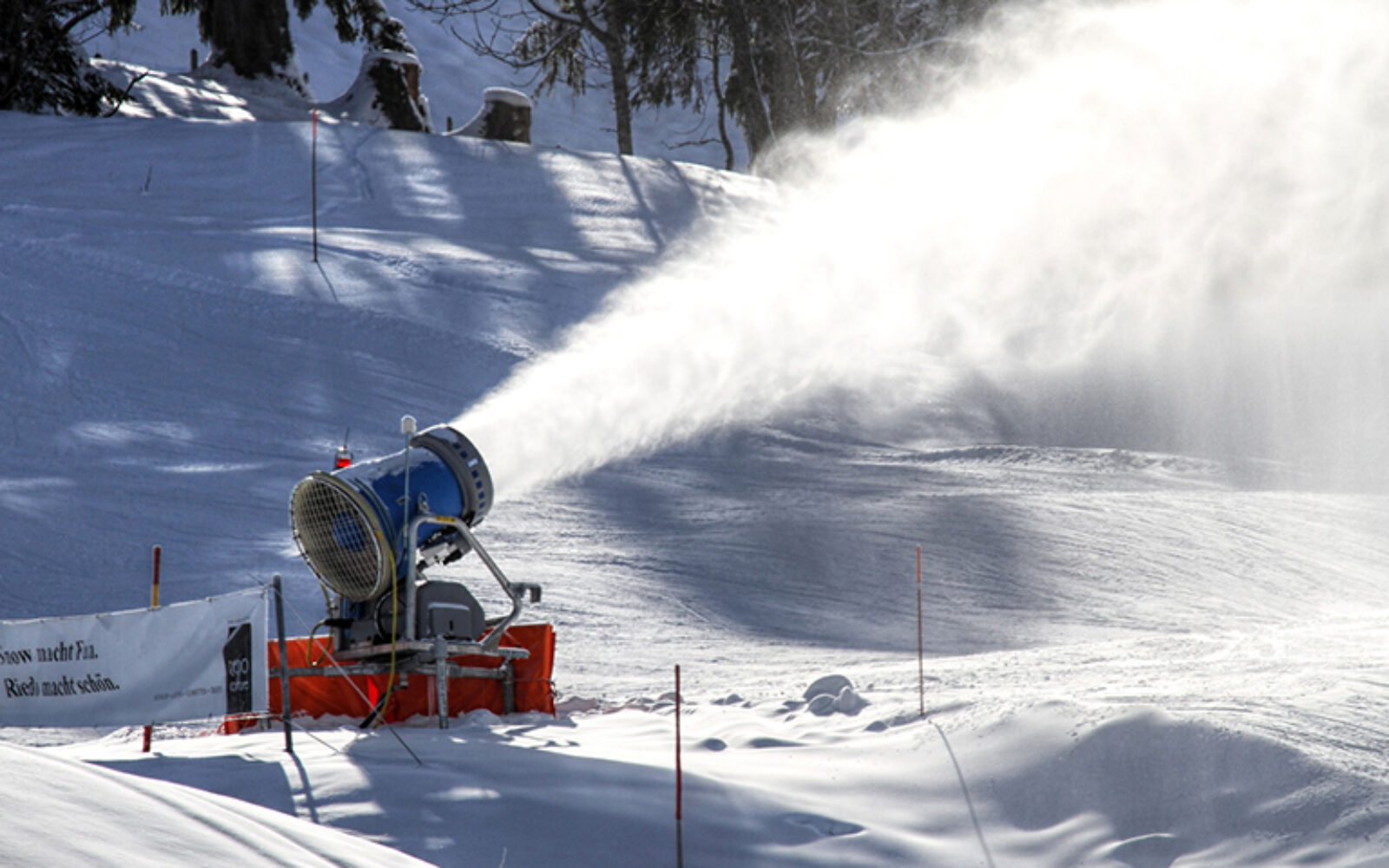 Novi umjetni snijeg spašava skijališta