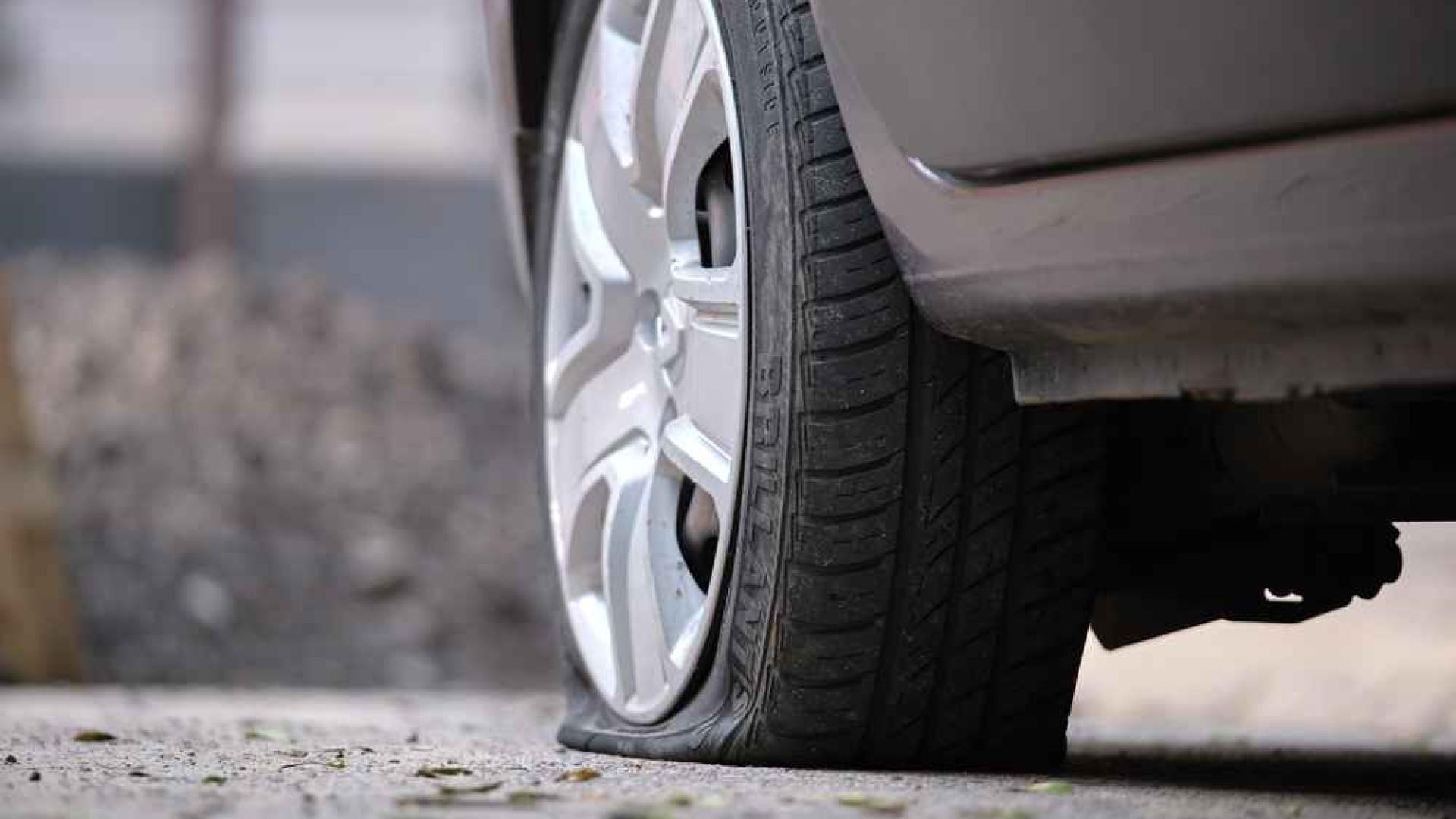 Nova moda klimatskog aktivizma: Ispuhivanje guma za terenska vozila u Berlinu