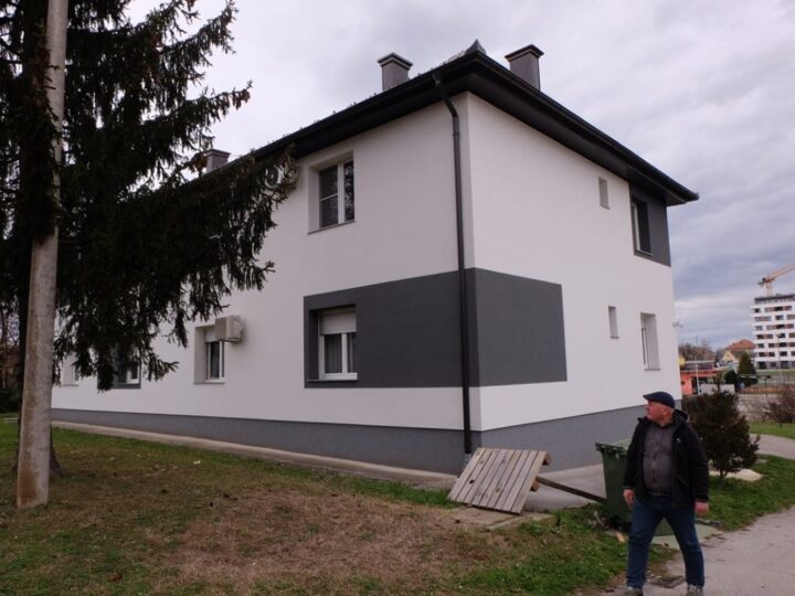 Prva sunčana elektrana na višestambenoj zgradi u RH čiji će stanari dobivenu struju koristiti i u stanovima, a ne samo u zajedničkim prostorijama