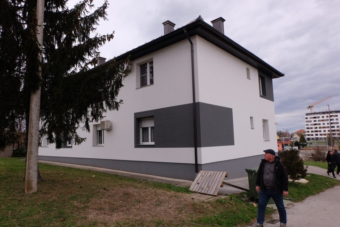 Prva sunčana elektrana na višestambenoj zgradi u RH čiji će stanari dobivenu struju koristiti i u stanovima, a ne samo u zajedničkim prostorijama