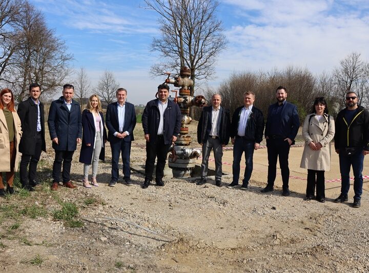 Delegacije iz Islanda i Ministarstva regionalnoga razvoja posjetile križevačku geotermalnu bušotinu