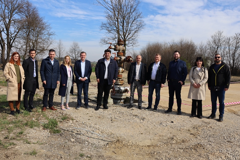 Delegacije iz Islanda i Ministarstva regionalnoga razvoja posjetile križevačku geotermalnu bušotinu