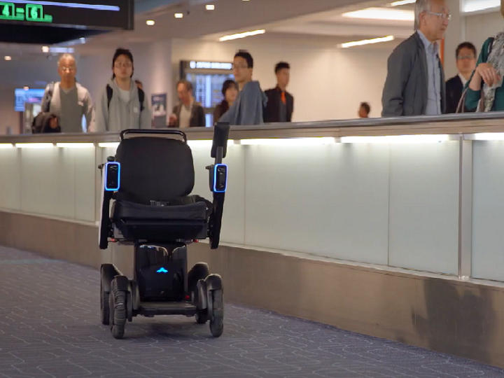 Bečka zračna luka počela je isprobavati autonomna invalidska kolica