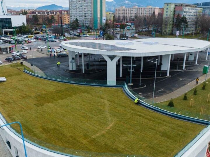 Zeleni krov, solarni krov: pogledajte novi autobusni kolodvor u Brasovu