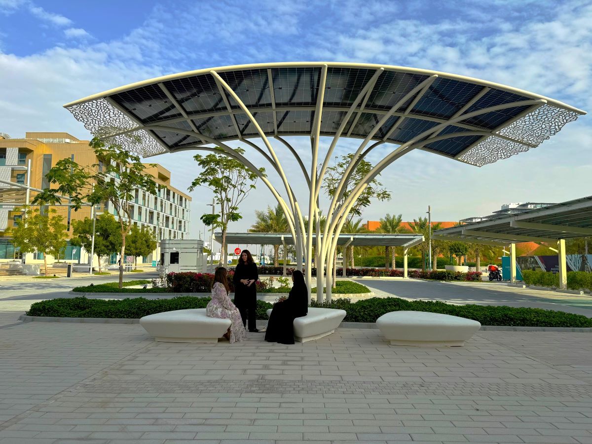 Masdar City predstavio instalaciju solarnog drveta