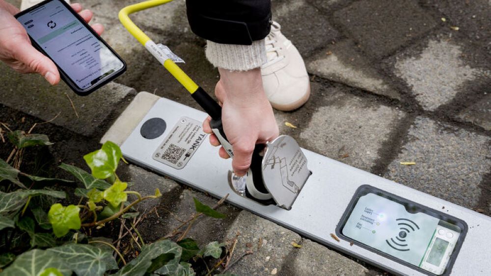 Punjači na kolniku su novo rješenje za vlasnike električnih vozila koji žive u zgradama