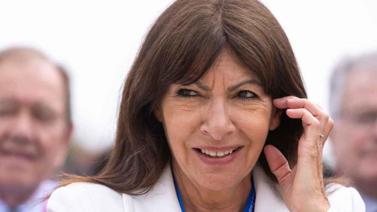 Teatralno plivanje pariške gradonačelnice u Seini ponovno je odgođeno