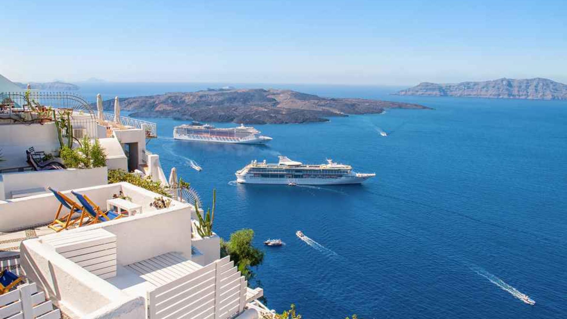 Grčka će sljedeće godine smanjiti broj krstarenja do Santorinija i Mykonosa