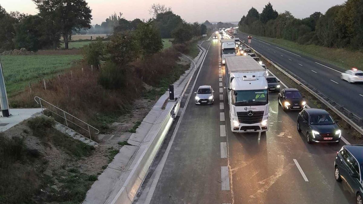 Francuski radar provjeravat će broj putnika u automobilima na trakama za zajedničko korištenje