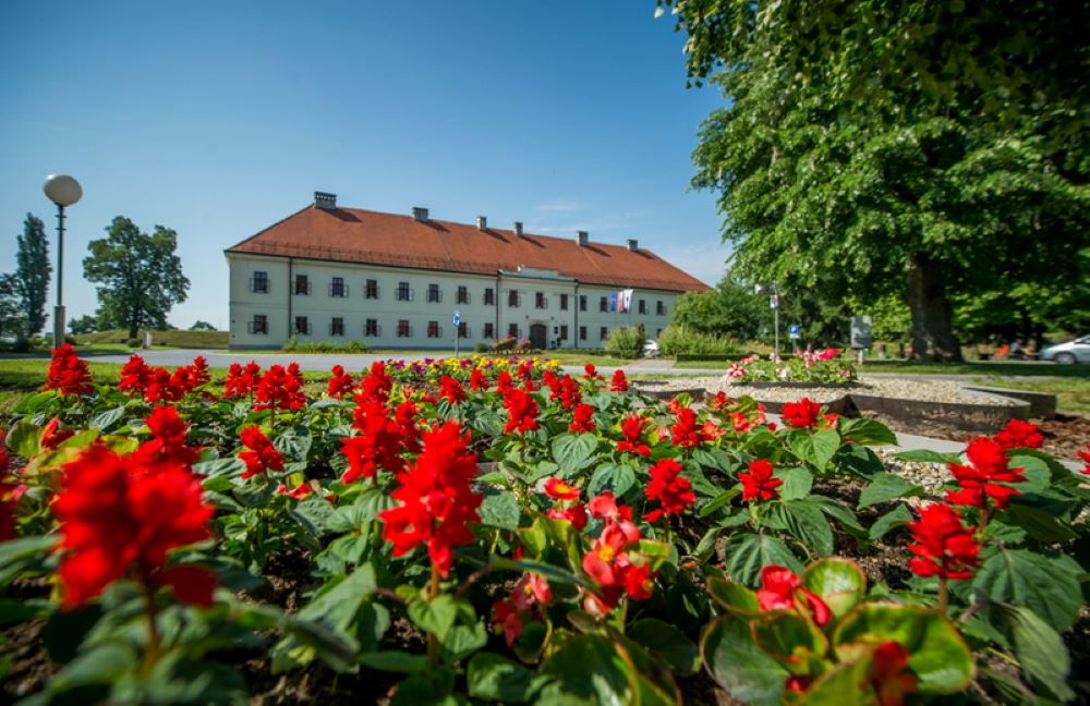 Hrvatski grad raspisao natječaj putem kojeg mlade obitelji mogu ostvariti pravo građenja na gradskim zemljištima!