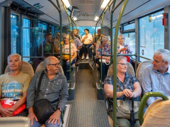 Starenje s dostojanstvom: preispitivanje urbane mobilnosti za stariju Europu