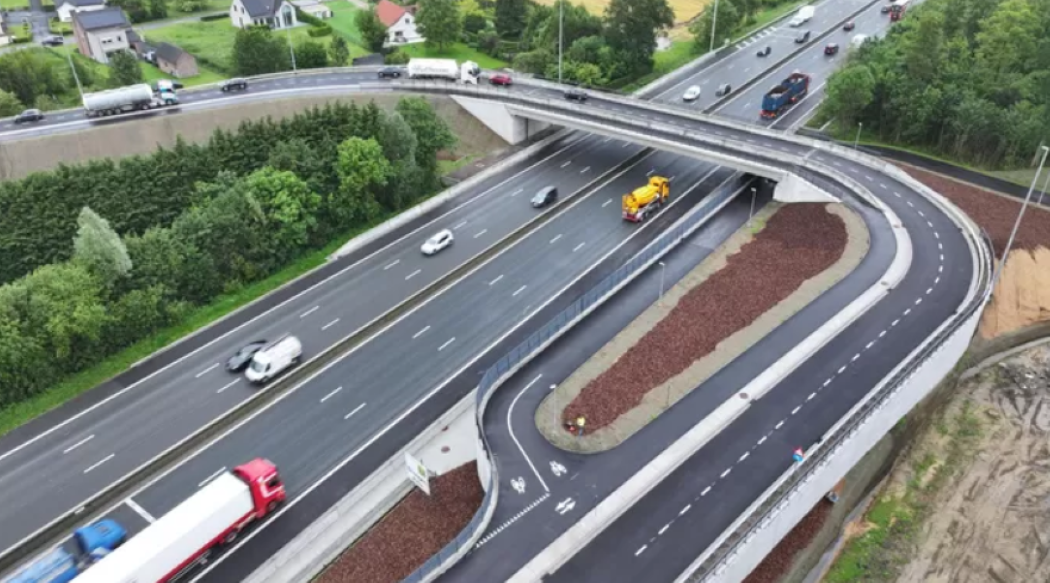U Belgiji su potrošili milijune na novi most pa ustanovili da je preuzak!