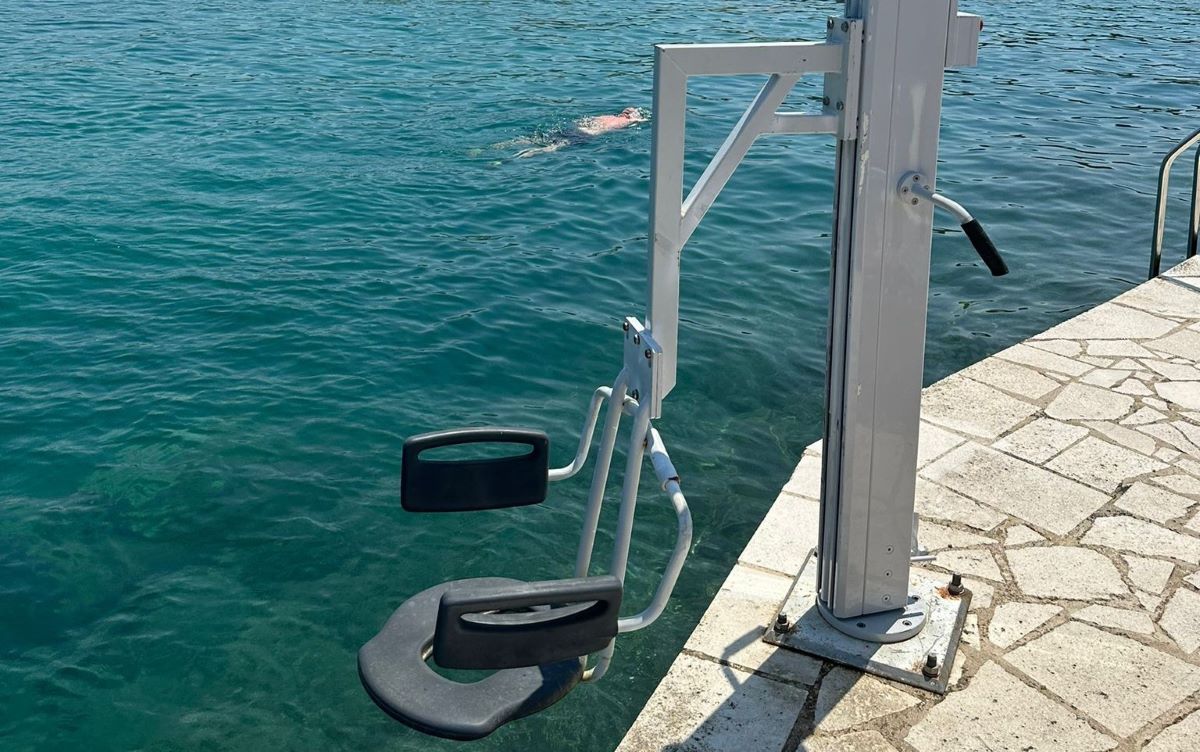 Postavljeno novo dizalo za osobe s invaliditetom na Copacabani u Dubrovniku