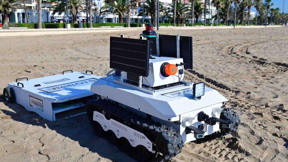 Valencia isprobava prvog svjetskog robota za čišćenje plaža