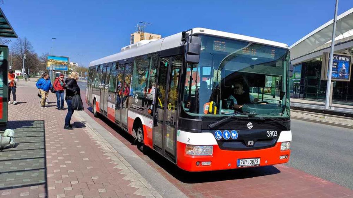 Praški autobusi sada staju samo na zahtjev: Je li taj sustav zbunjujući?