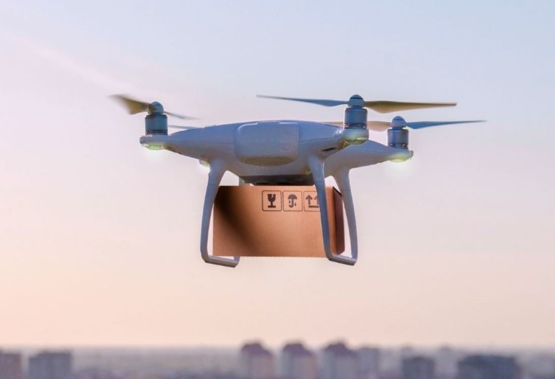 Velika Britanija odobrila ispitivanja dronova za Amazon
