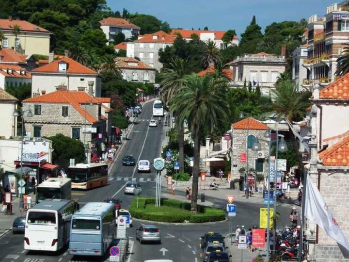 Dubrovnik cilja na lokalne taksije kako bi smanjio gužvu na ulicama