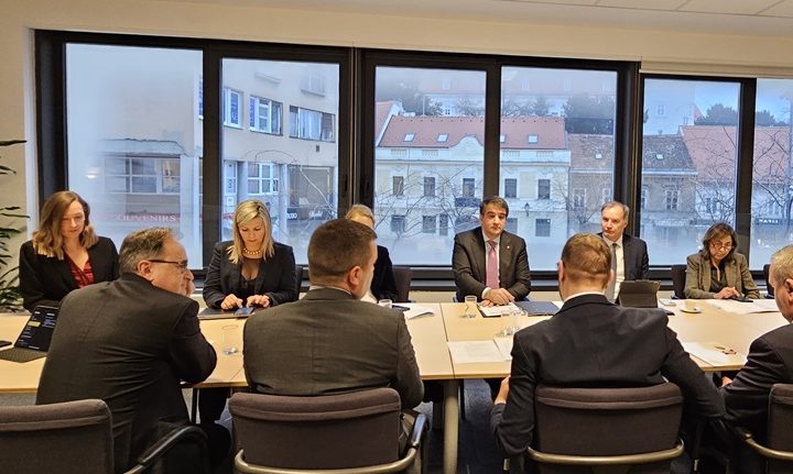 Potpredsjednik Europske komisije održao sastanak s predstavnicima gradova
