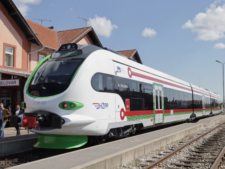 Prvi HŽ-ov elektrobaterijski vlak u prometu