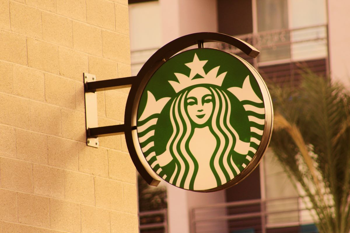 Umjetna inteligencija u Starbucks kafićima