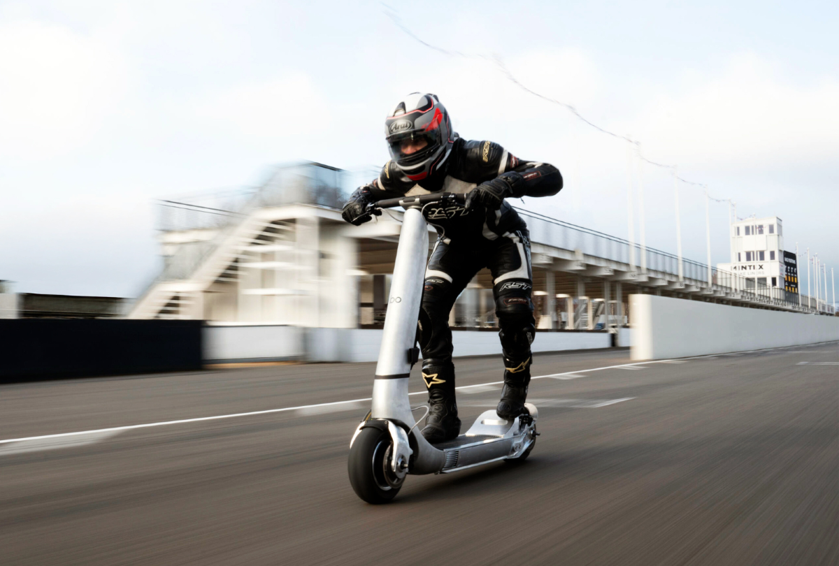 Najbrži električni romobil na svijetu može dosegnuti 160 km/h!