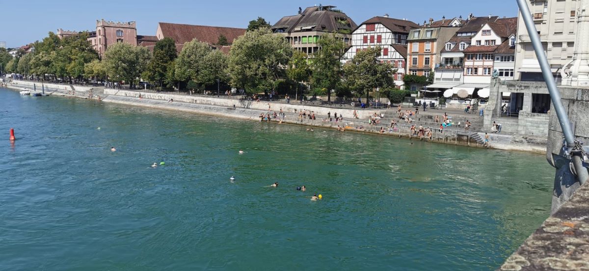 PLUTAJUĆI GRADSKI PRIJEVOZ: U Baselu se s posla kući ide plivanjem Rajnom!