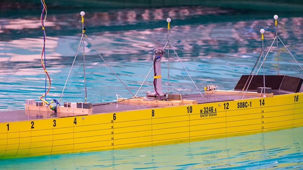 Divovski teretni brod koji treba pet kilometara za zaustavljanje