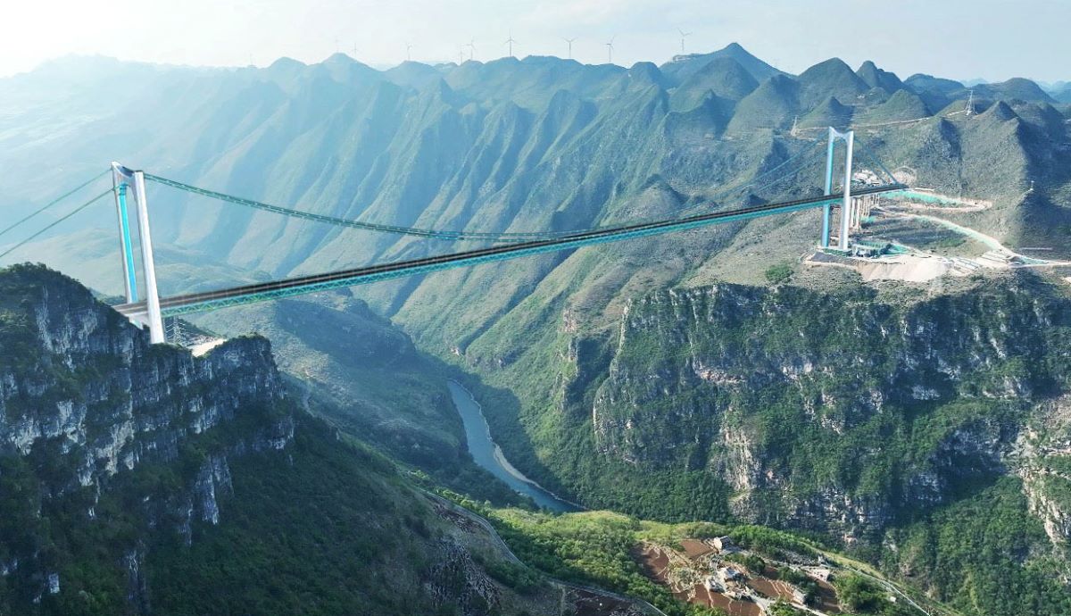 Kina otvara najviši most na svijetu – sa staklenom šetnicom i bungee skokovima
