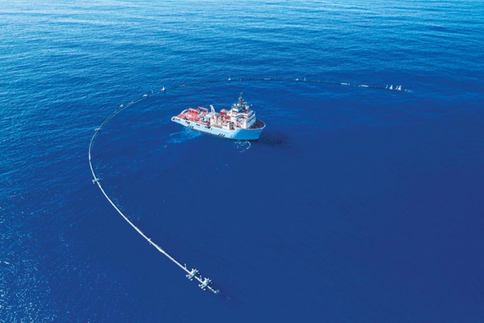 Nizozemci izumili plutajuću barijeru dugu 600 metara koja koristi oceanske struje za prikupljanje otpada