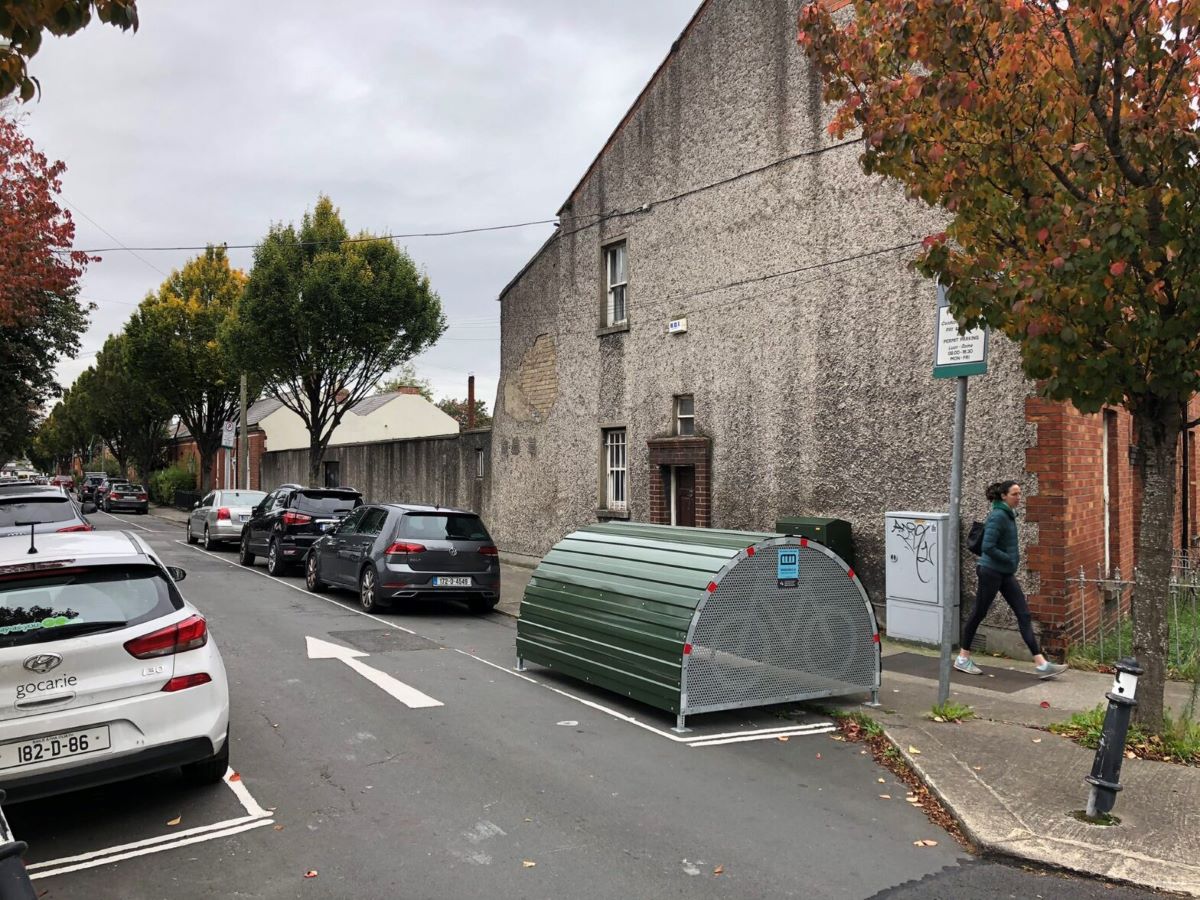 Dublin proširuje mrežu uličnih skladišta za pohranu bicikala BikeBunkers