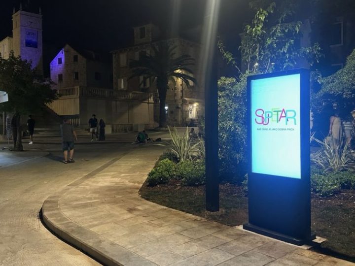 SMART CITY SUPETAR Digitalni informativni totemi – primjer korištenja tehnologije za dobrobit zajednice